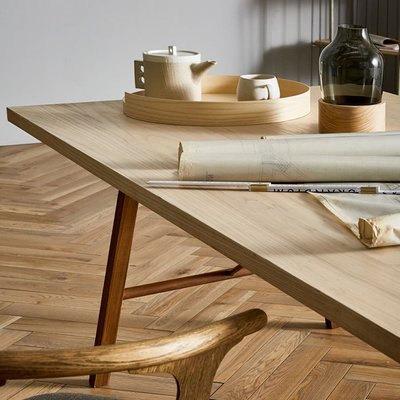 办公室为何不能像家一样舒适？——从工业与木制家具视角探寻理想工作空间