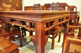 古典韵味，传承匠心 红檀扇形餐台，诠释红木家具的永恒魅力